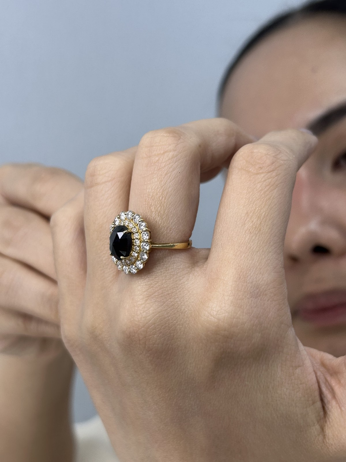 Centered Oval Black Dia Ring