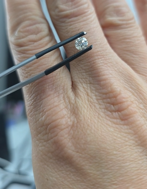 Round Cut Loose Stones
