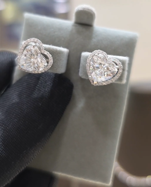 Classic Heart Halo Stud IGI Earrings