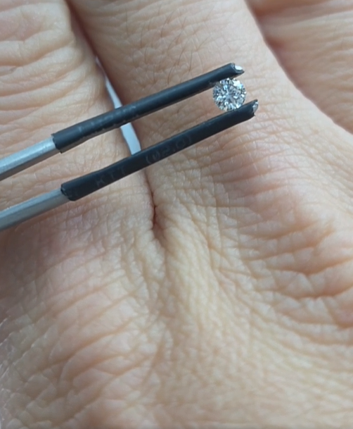 Round Cut Loose Stones