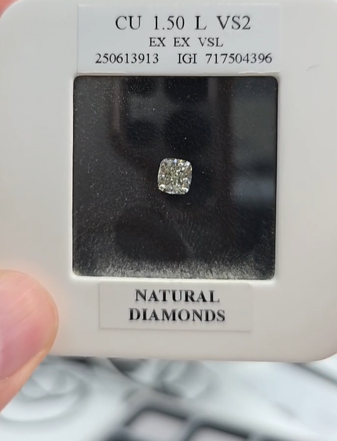 Cushion Cut Loose Stone